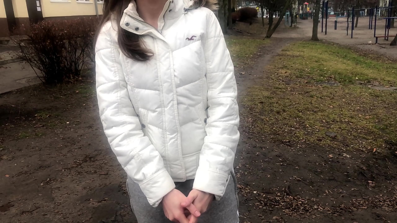 คนแปลกหน้าสำหรับเงินดูดและระยำ รัสเซียสมัครเล่น. ด้วยการพูดคุย